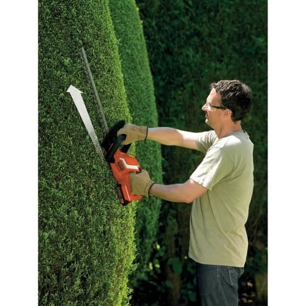 BLACK+DECKER 18V GTC1845L20-QW Elektrisk sladdlös häcksax med 2 Ah batteri