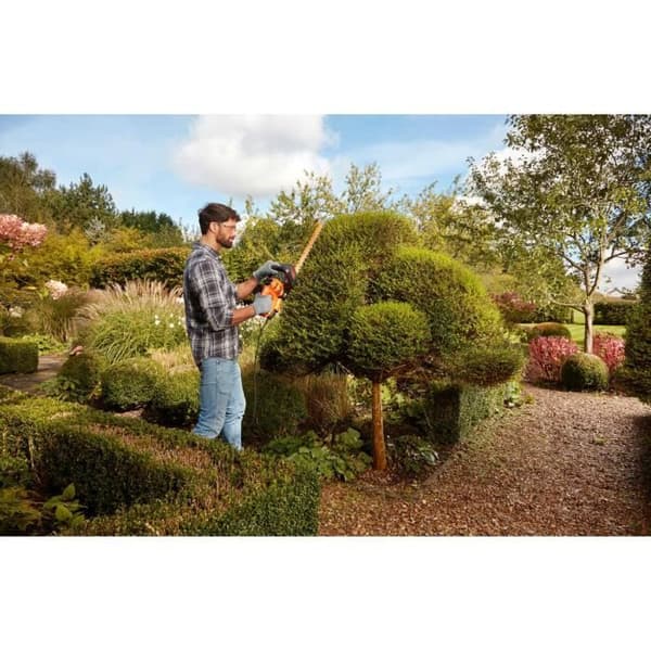 BLACK+DECKER BEHTS301-QS 500 W Häcksax med sladd 50 cm med 2 handtag och skydd - Asymmetriskt blad 22 mm Avstånd