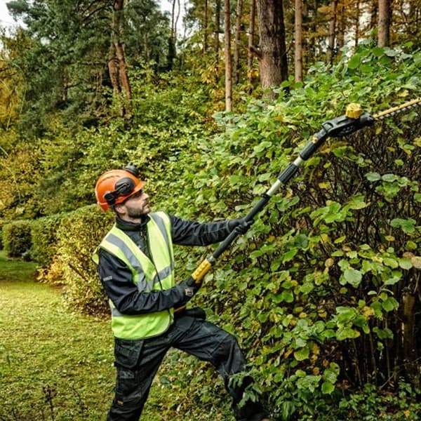 Stångmonterad häcksax - DEWALT - DCMPH566N-XJ - 18V - 180° justerbart huvud - 3,35 m