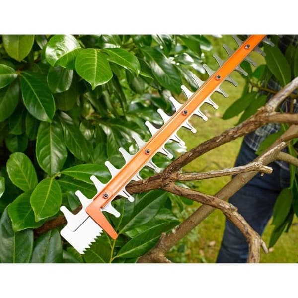 BLACK+DECKER BEHTS301-QS 500 W Häcksax med sladd 50 cm med 2 handtag och skydd - Asymmetriskt blad 22 mm Avstånd