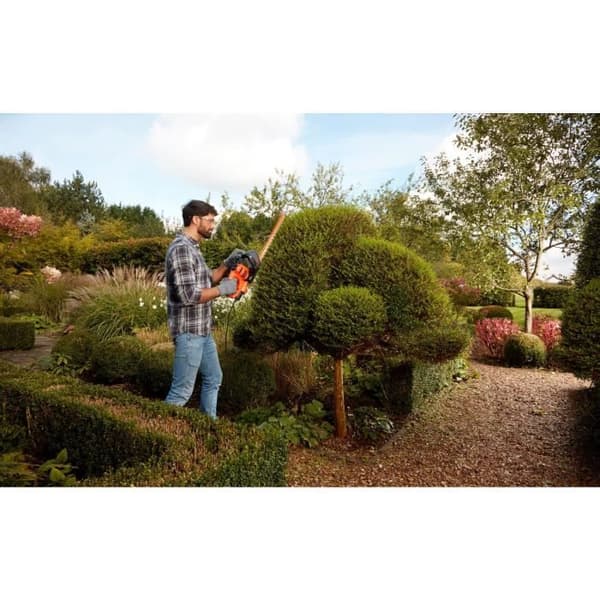 BLACK + DECKER BEHTS401-QS 500W 55cm elektrisk häcksax med 2 handtag och skydd, asymmetriskt blad