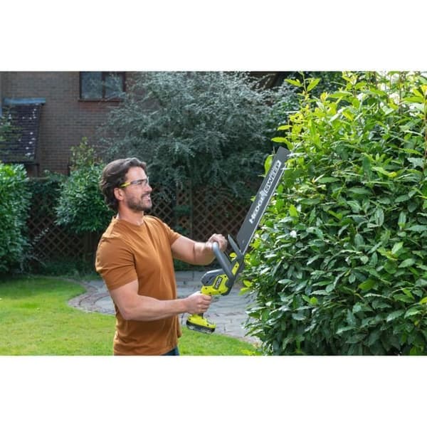 RYOBI - LINEA 18V ONE+ häcksax - in-line design - 45 cm blad - 22 mm avstånd - utan batteri eller laddare - RY18HT45A-0