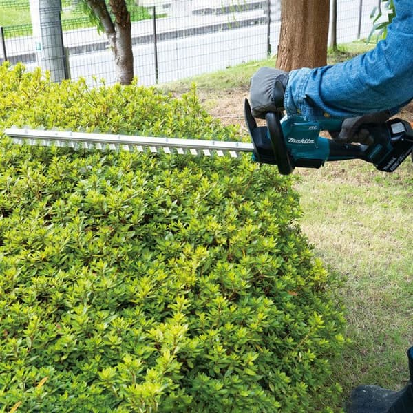Sladdlös häcksax - MAKITA - DUH506Z - Optimalt blad - BL1860B 6,0 Ah batteri - 2,9 kg