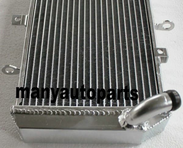 Aluminiumkylare, hög kylkapacitet, hållbar design, exakt passform för Kawasaki