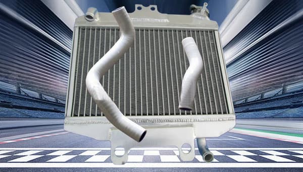 Aluminium Racing Radiator, Holdbare Silikoneslanger, Præcisionspasform,HVID