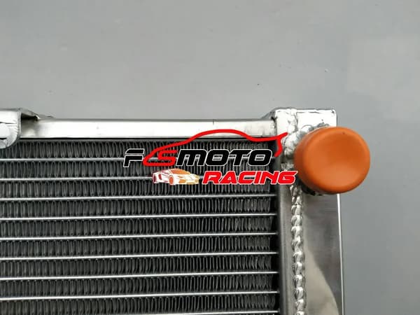 Aluminiumkylare, designad för Honda CB1300, kraftig konstruktion, förbättrad kylkapacitet