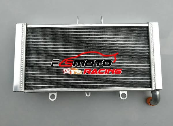 Aluminiumkylare, designad för Honda CB1300, kraftig konstruktion, förbättrad kylkapacitet