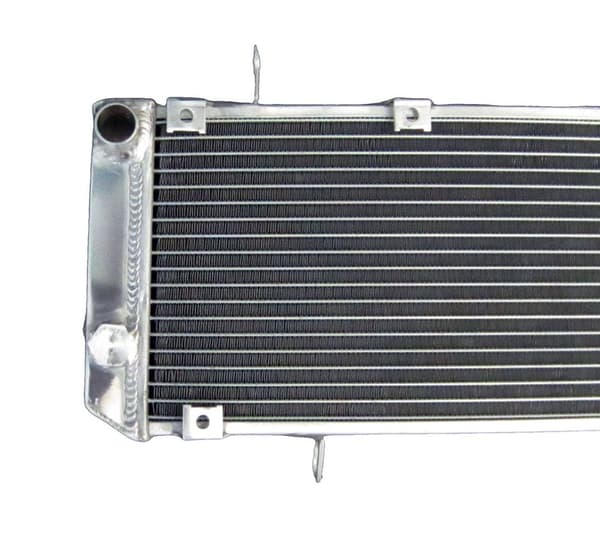 Alumiinijäähdytin, sopii 1997-2001 Suzuki TL1000S, ydinmitat 379mm x 198mm, peilipinnoitettu viimeistely