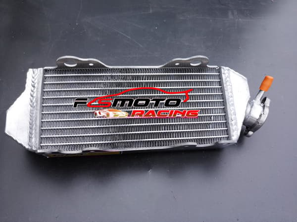 YAMAHA YZ80E1 Aluminiumkylare, Anpassad Passform, Hållbart Material, Effektiv Kylning