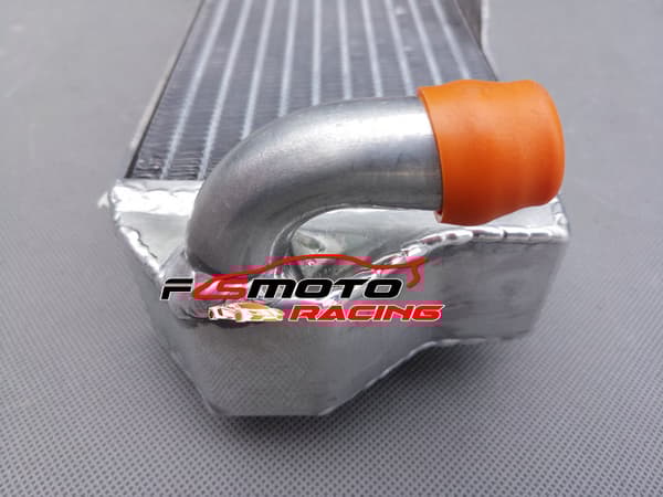 YAMAHA YZ80E1 Aluminiumkylare, Anpassad Passform, Hållbart Material, Effektiv Kylning