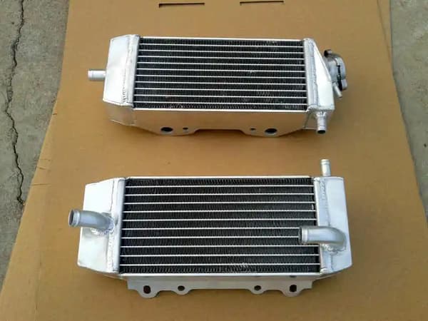 Aluminiumkøler til KAWASAKI KX250F KXF250, Heavy-Duty design, TIG-svejset konstruktion, spejlpoleret finish