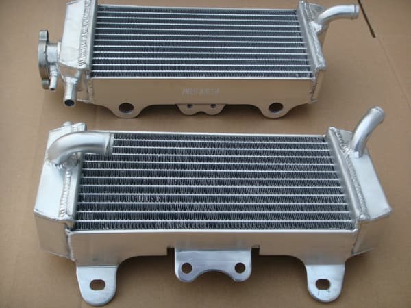 Aluminiumkylare, designad för Yamaha YZF450/YZ450F, lätt konstruktion, optimal kylprestanda