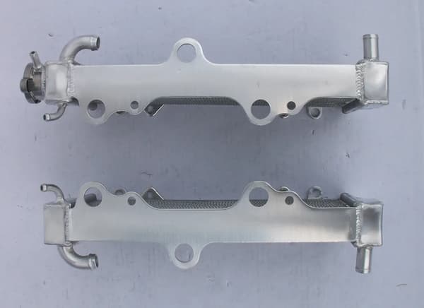 Aluminiumkylare för HUSQVARNA WR/CR, hållbart legeringsmaterial, exakt passform för modellerna 2000-2011, inkluderar vänster och höger kylare.