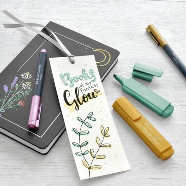 4 textmarker - Blå, grön, rosa och lila - Metalliserad - Snedspets - Faber-Castell
