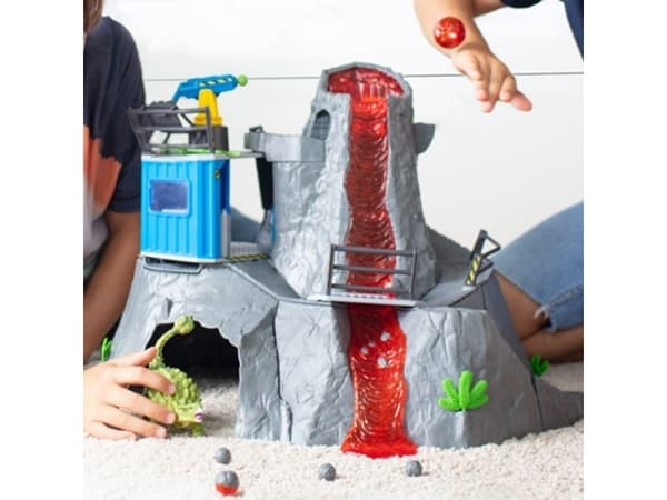 Schleich Volcano Expedition Base Camp