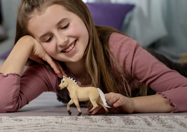 schleich HORSE CLUB 13980, 5 år, brun, hvit, gul