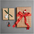Miniatyrbild 3 av 3: Juldekoration - RICO DESIGN - Liten hängande tomte med bjällra - Ull - Asymmetrisk - Röd