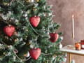 Miniatyrbillede 2 af 7: Håndlavede Julekugler Glas Rød Sæt af 4 Store Glaskugler til Juletræet Kugler Hjerte Form Design Juletræspynt Eksklusive Julekuglesæt