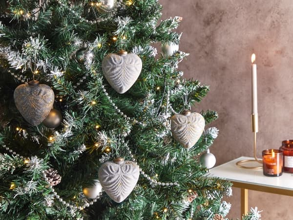 4 st Julkulor i grått glas Handgjorda för upphängning Hjärtformade julgranskulor Juldekor