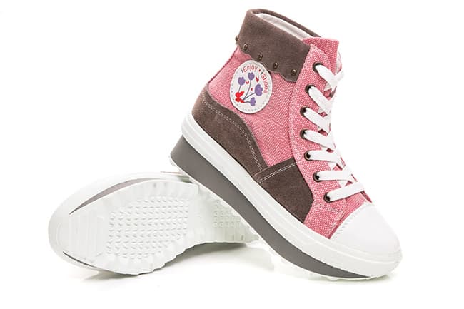 Coola sneakers med 5 cm sulor