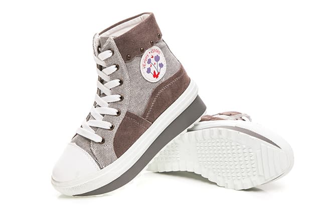 Coola sneakers med 5 cm sulor