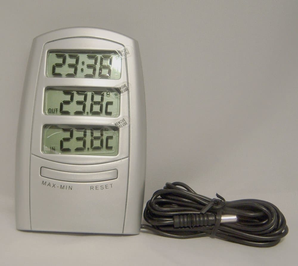 Termometer, ute/Inne med klocka (2202)