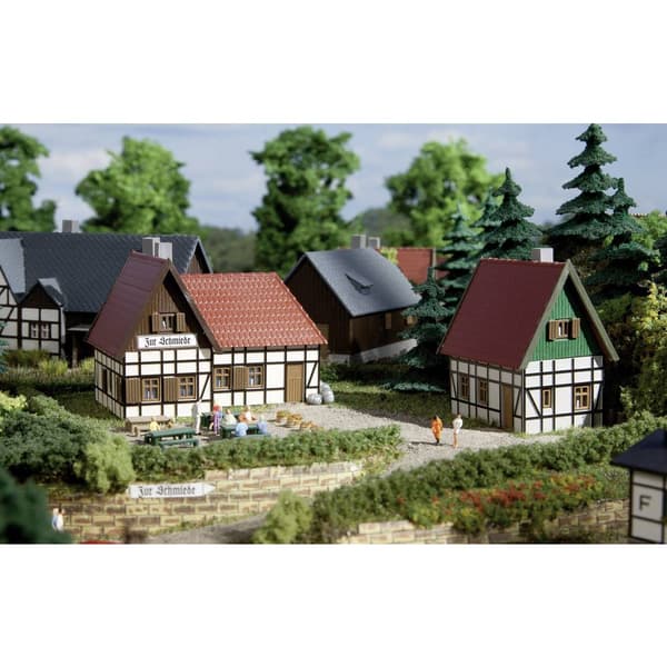 Värdshuset Zur Schmiede. N Auhagen 14457 Multifärg
