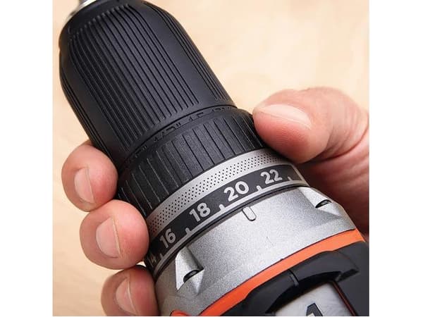 BLACK+DECKER BL186N - Borr/drivare - sladdlös - 2 hastigheter - nyckellös chuck 13 mm - 52 N·m - inget batteri - 18 V - SOLO