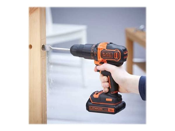 BLACK+DECKER BDCHD18KB-QW - Hammerbor/driver - trådløs - 2 hastigheter - nøkkelfri borhylse 10 mm - 40 N·m - 2 batterier - 18 V