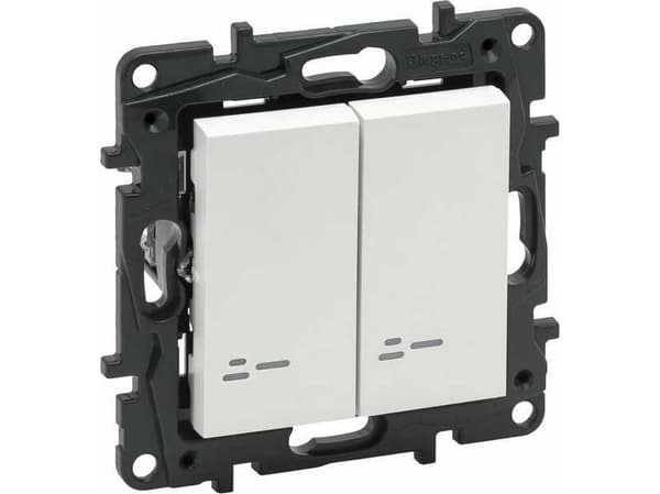 Legrand Niloe Step - kaksinkertainen valaistu porraskytkin 10 AX - väri valkoinen 863118