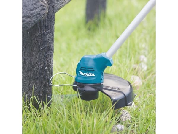 Makita UR100DSME - Gressstusser - trådløs - 12 V - 4 Ah - 2 batterier - 10000 rpm - 26 cm - 2.1 kg