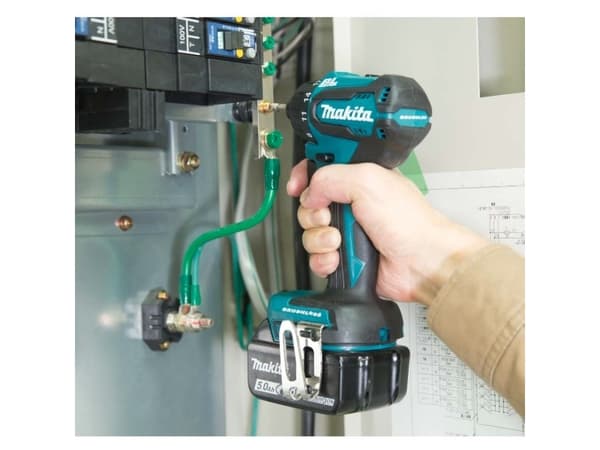Sladdlös skruvmejsel MAKITA DDF083Z