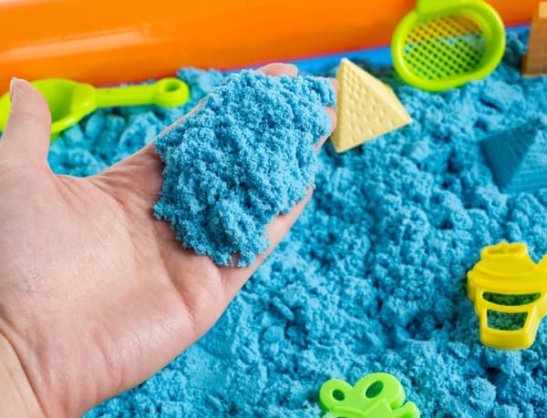 Mini-kasse med kinetisk sand + forme