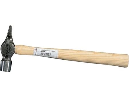 HULTAFORS Penhammer AB150 med sandblästrat och klarlackat huvud, härdad slagyta och lång penna. Trähandtag i hickory
