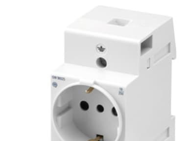 Pistorasia GW96526 2-napainen 16A DK maadoituksella DIN