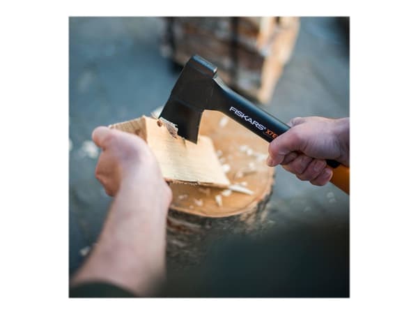 Fiskars X-Series X7 - Hoggeøks - FiberComp - XS