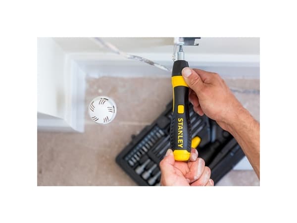 STANLEY - Ratcheting screwdriver with bit and socket set - 40 deler - inn boks