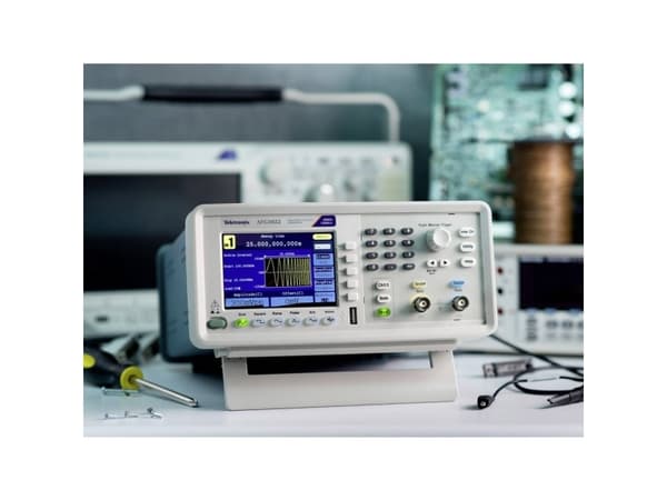 Tektronix AFG1062 funksjonsgenerator nettdrevet 1 µHz - 60 MHz 2-kanals sinus, kvadrat, puls, vilkårlig, støy, Dr (AFG1062)