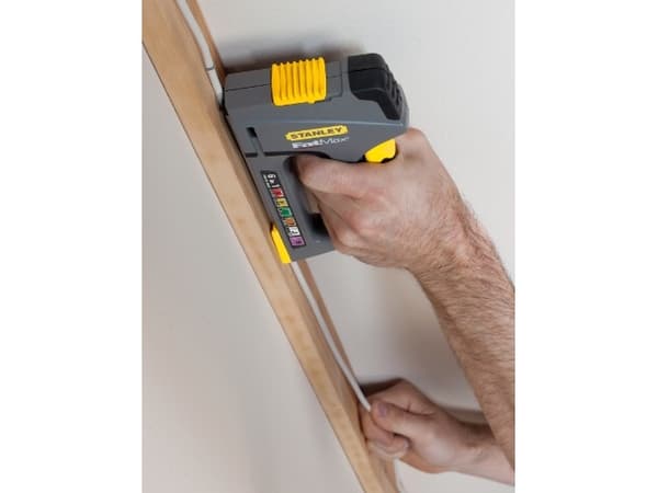 Häftpistol Black &amp; Decker FMHT6-70868, svart, gul, 6 - 14