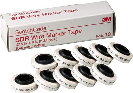 3M Markeringstejp markerad:0vit tejp med svart text rulle om 2,44m för dispenser
