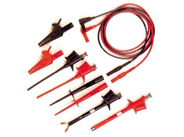 ELMA INSTRUMENTS Yleismittarin mittaustarvikesarja toimitetaankäytännöllisessä kotelossa.