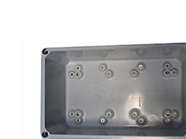 FIBOX SOLID P polyesteri 300 x 300 x 130 mm ilman laippa-aukkoja ja ilman asennuslevyä.