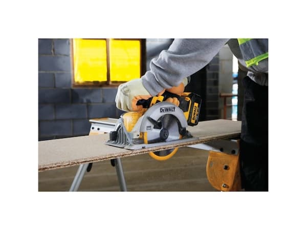 DeWALT DCS391NT-XJ - Sirkelsag - 165 mm - uten batteri - 18 V - SOLO