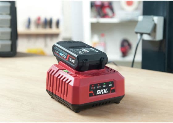 Akumuliatoriaus ir kroviklio komplektas Skil 3110 AA 18V 2.5Ah