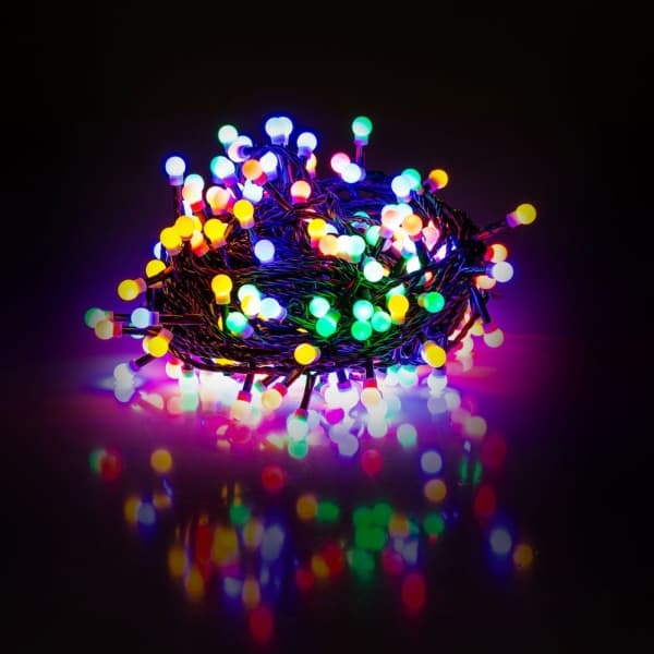 Retlux 100 LED fargerike juletrelys