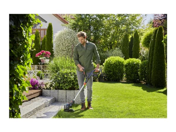 Gardena ComfortCut Li-18/23 Ready-To-Use Set - Gressstusser - trådløs - 18 V - 2.5 Ah - 23 cm - 2.5 kg