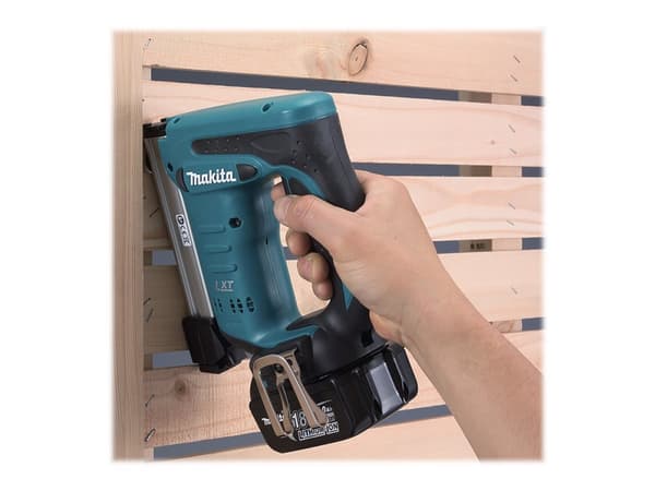 Makita DST221 - Stiftepistol - trådløs - uten batteri - 18 V - SOLO