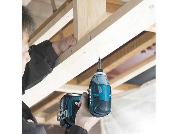 Makita DTS141Z - Skruvmejsel - 3 hastigheter - 1/4-tums hexuttag - 18 V