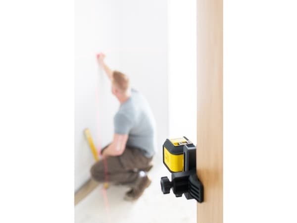 Stanley STHT77498-1, 12 m, 0,45 mm/m, 4°, Horisontell / Vertikal, Röd, Linjelaser