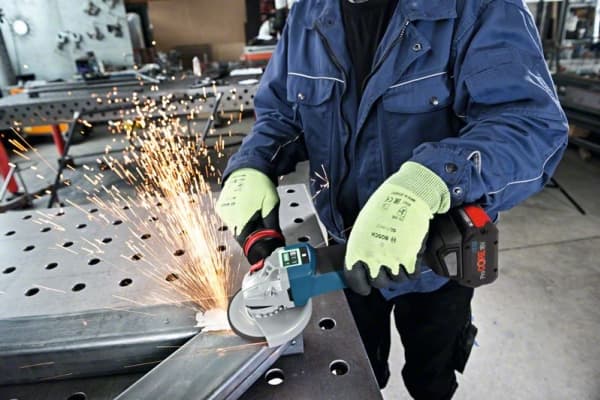 Bosch GWS 18V-10 PSC Professional - Vinkelsliper - trådløs - 125 mm - uten batteri - 18 V - SOLO